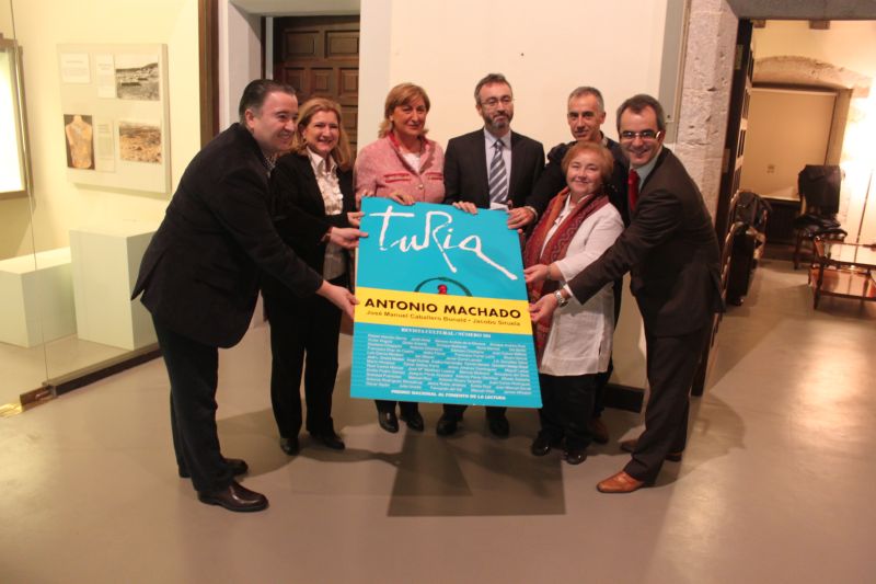 momento de la presentación numero 104 revista turia